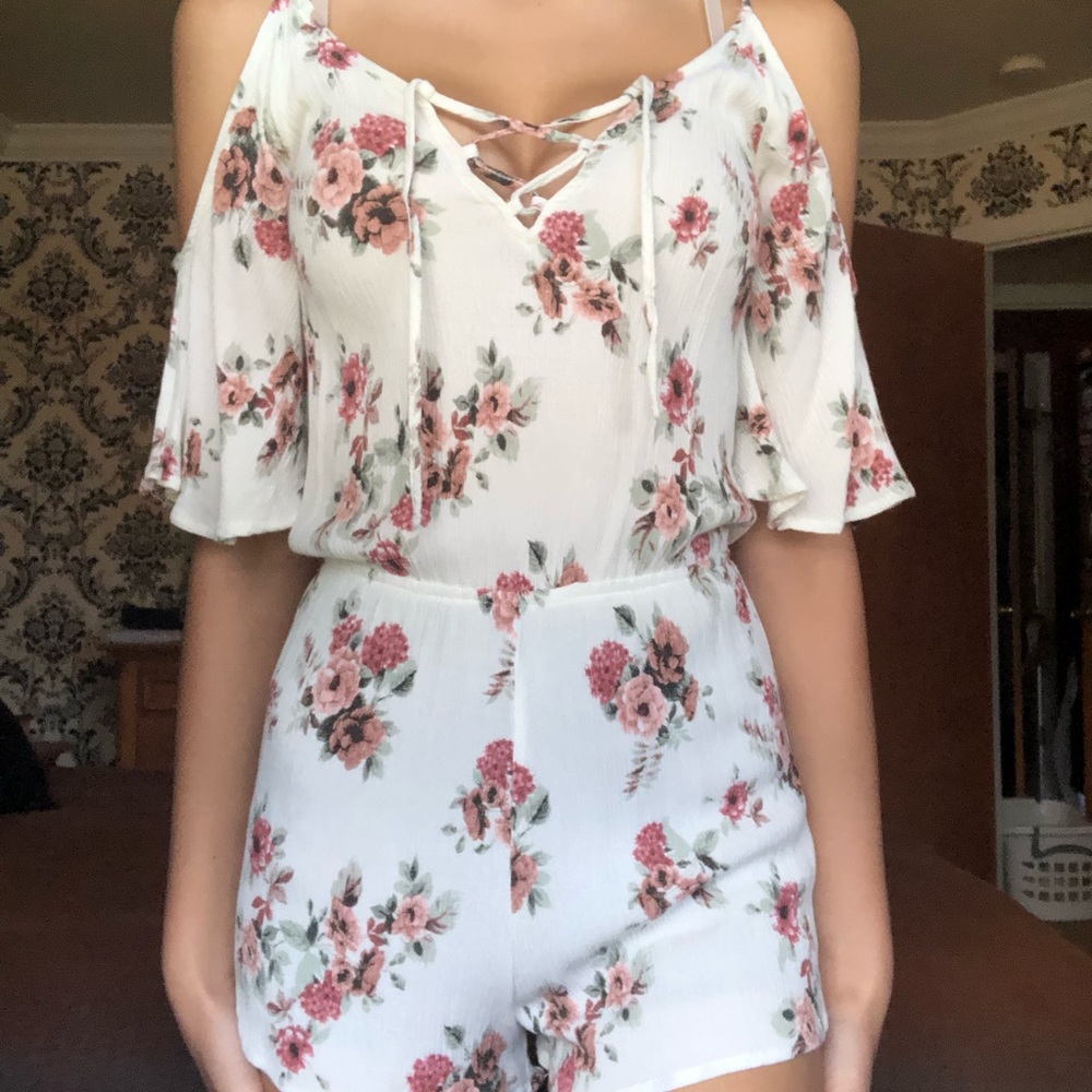 Pacsun: LA Hearts Floral Romper